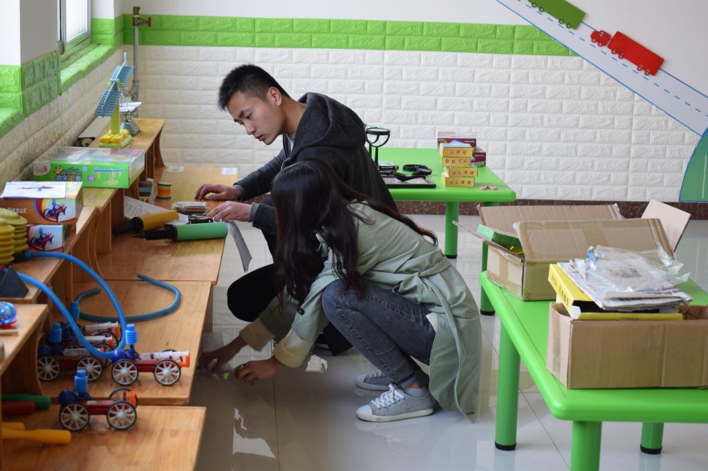 在六合幼儿园开展志愿活动